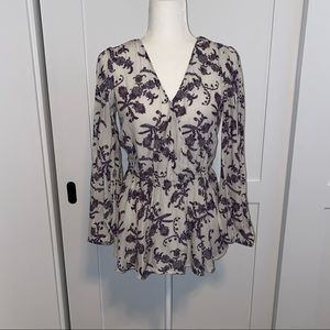 Lucky Brand V-Neck long sleeve paisley blouse